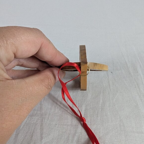 Wooden Nativity Scene Manger 3D Round Ornament Carved Vintage Unique Christmas - Picture 5 of 5